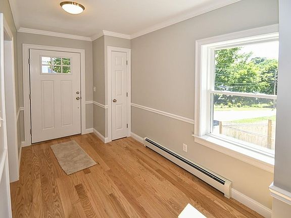 3rd image of 14 Lincoln Ct #14