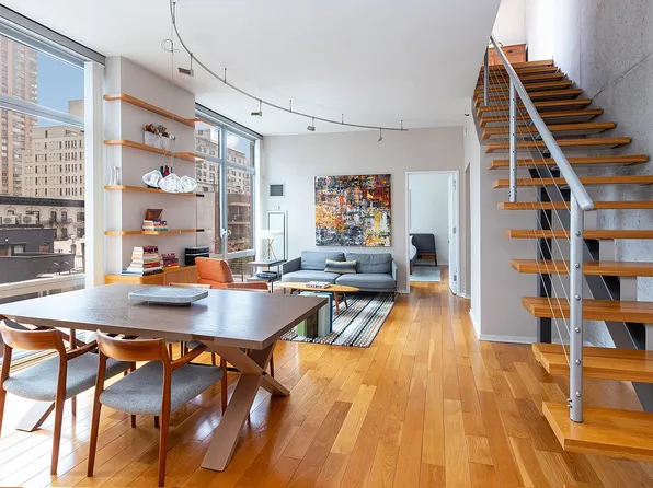 310 W 52nd St APT 6E, New York, NY 10019