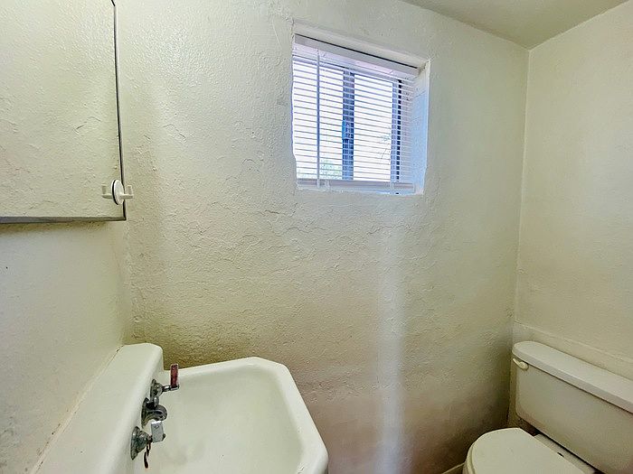 1st image of 250 W Laguna St APT 6
