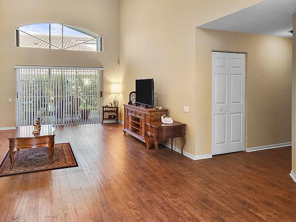5th image of 12404 Lakeridge Falls Drive