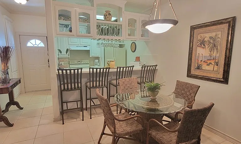 107 E Bahama St #7 — Photo 4