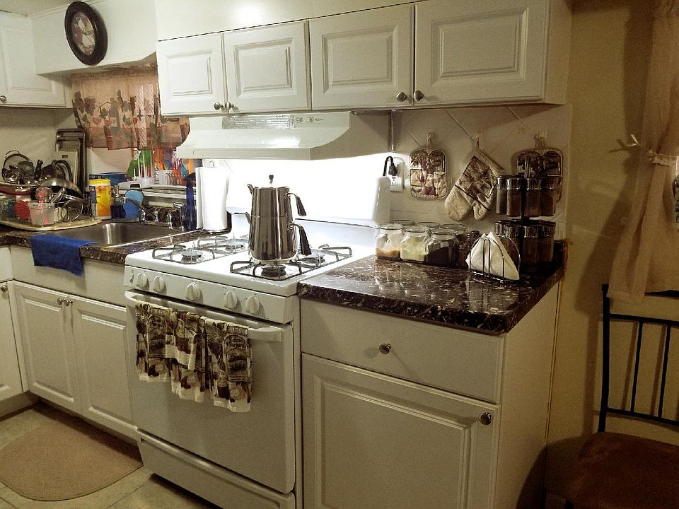 1st image of 4837 Greenleaf St APT Garden