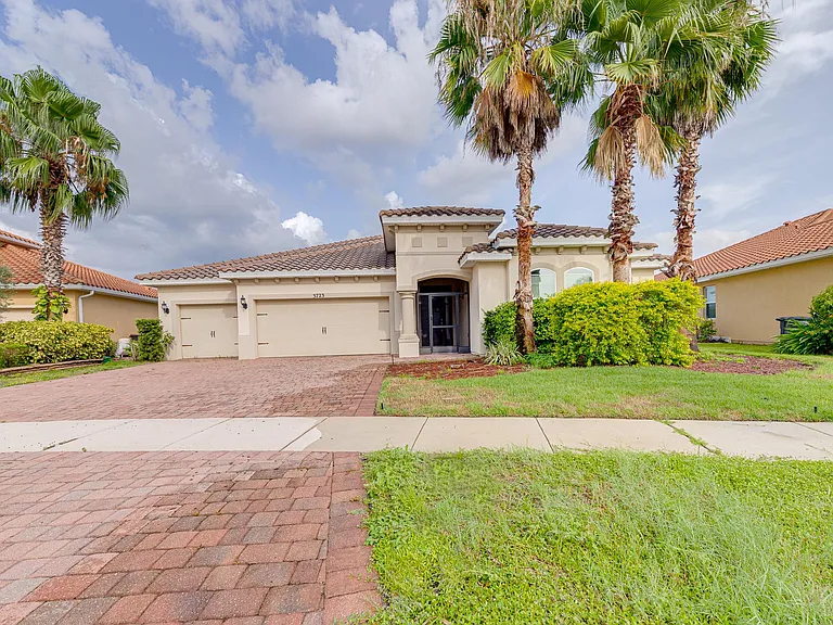 3723 Paradiso Cir — Photo 1