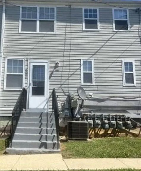 6890 Hawthorne St — Photo 20