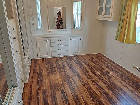 3rd image of 121 Woods N Water Dr