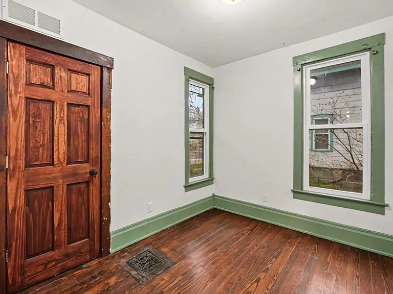 120 Depot St — Photo 4
