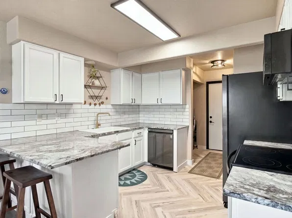 999 Winona Cir, Loveland, CO 80537