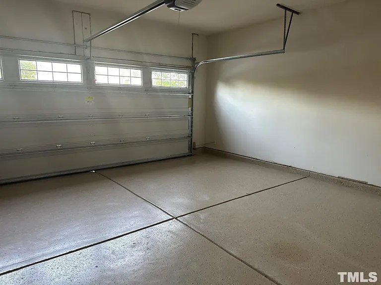 145 Begen St — Photo 33