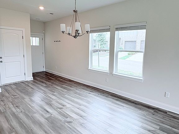 4th image of 862 Longleaf Ln