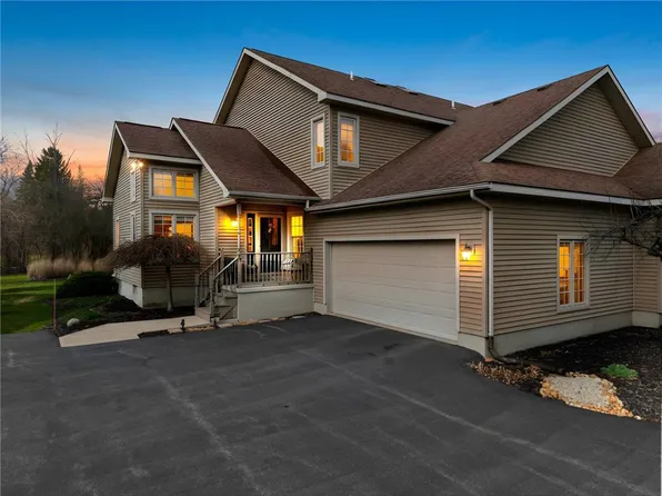 24 Willowbrook Waterfront Martins Point Community Dr, Auburn, NY 13021
