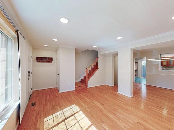 4th image of 5705 Heritage Hill Ct
