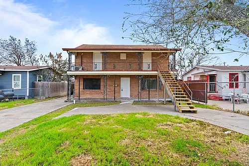 2622 Cloyde St Photo 1