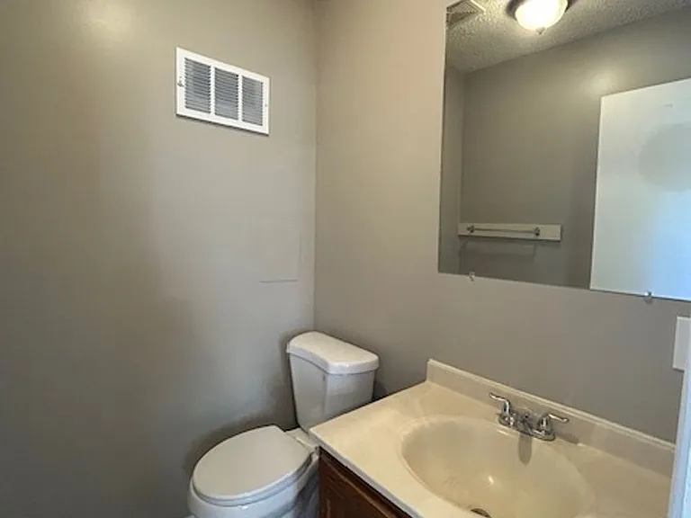 219 N Garrison Ave — Photo 16