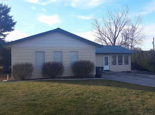 1327 N Cleveland St, Kennewick, WA 99336