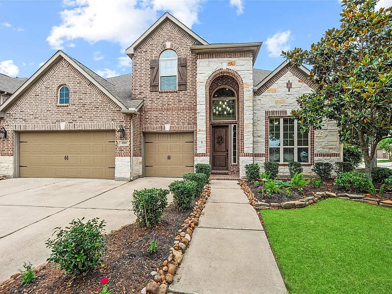 2719 Indigo Manor Ln — Photo 1