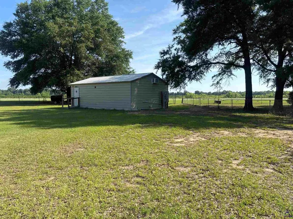 16 Airport Subdivision Rd, Hawkinsville, GA 31036