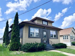 708 12th St, Peru, IL 61354
