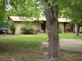 710 E Johnson Dr, Kerrville, TX 78028
