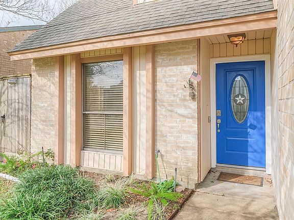 3rd image of 11902 Brook Meadows Ln