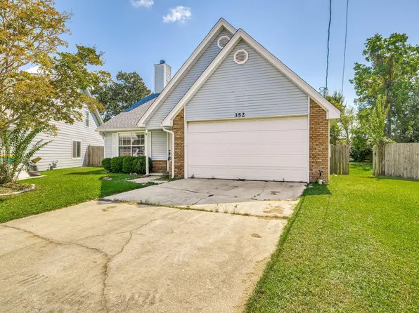 352 Brookwood Blvd, Mary Esther, FL 32569