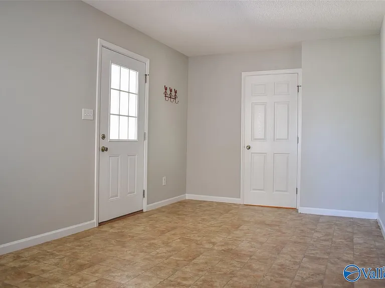 18201 Menefee Rd — Photo 12