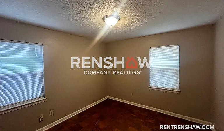 3773 Voltaire Ave — Photo 8