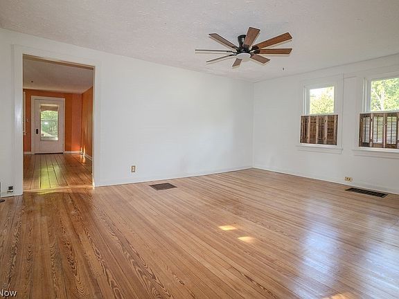 4th image of 26240 Pettibone Rd