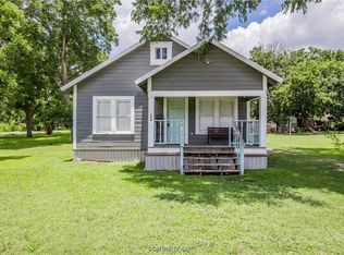 504 N Banks St, Caldwell, TX 77836