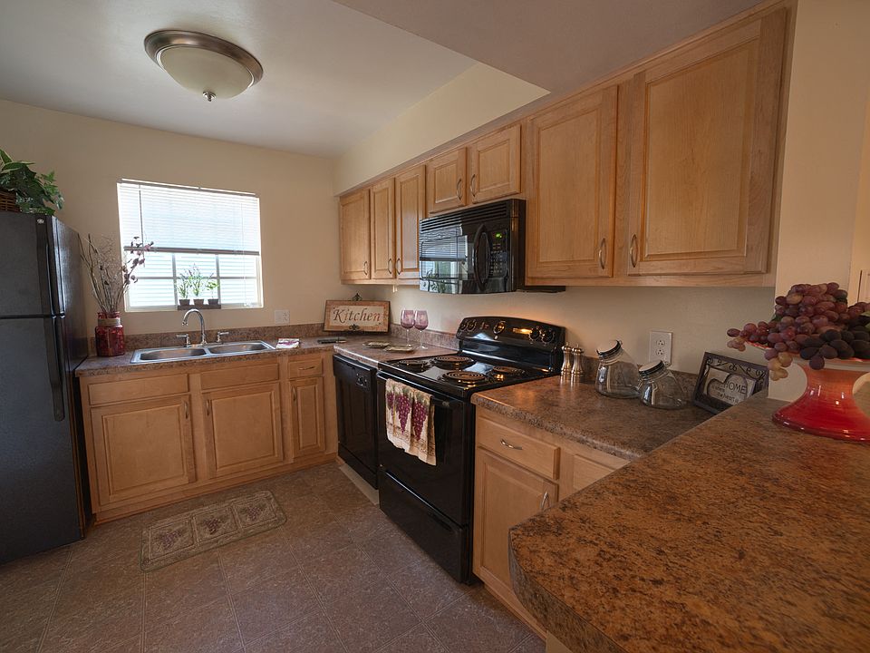 Maple Cabinet Kitchen Package