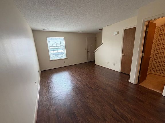 5th image of 41 Carriage Ln APT 6