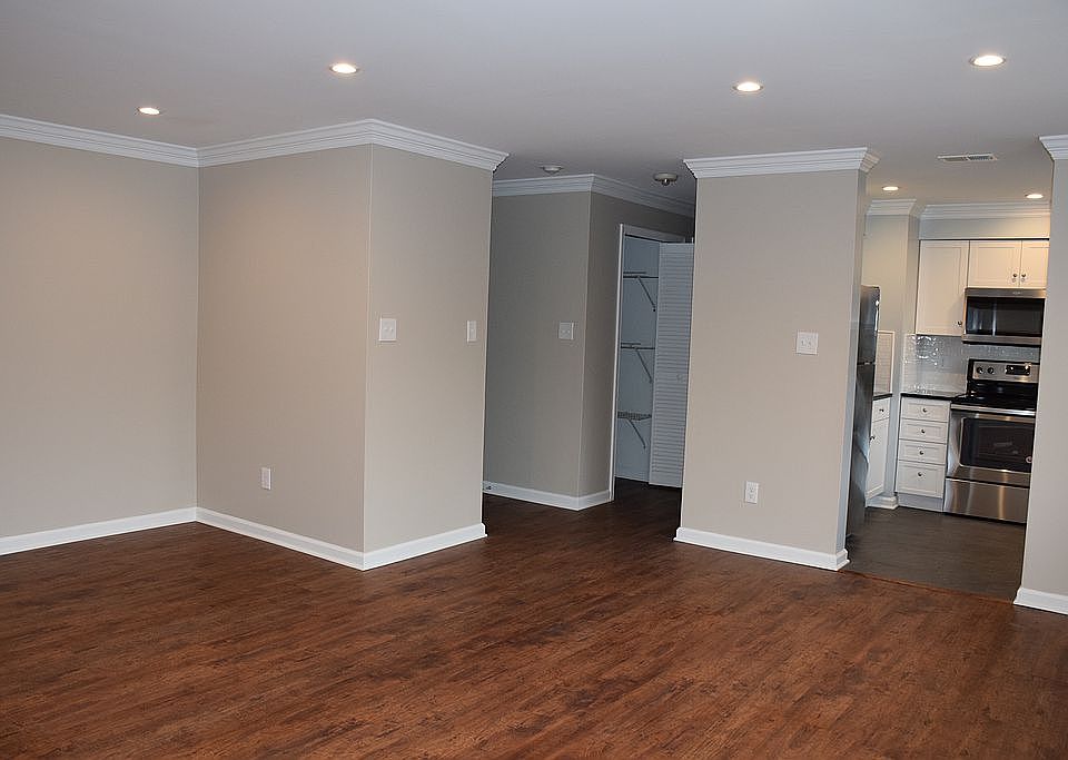 1st image of 2751 Pennsylvania Ave #B205