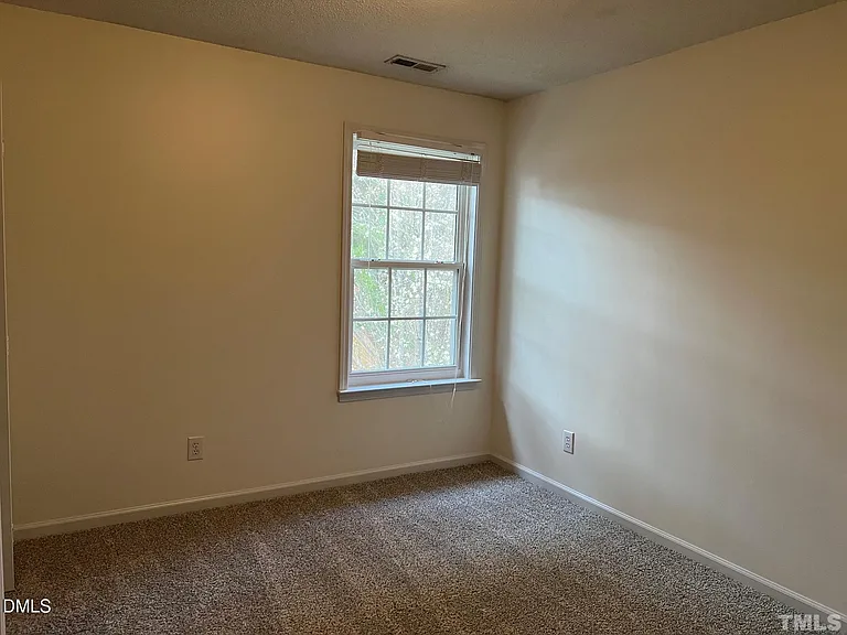 109 Cranwell Ct — Photo 12