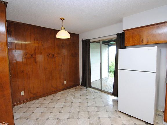 4th image of 913 W Scenic Dr