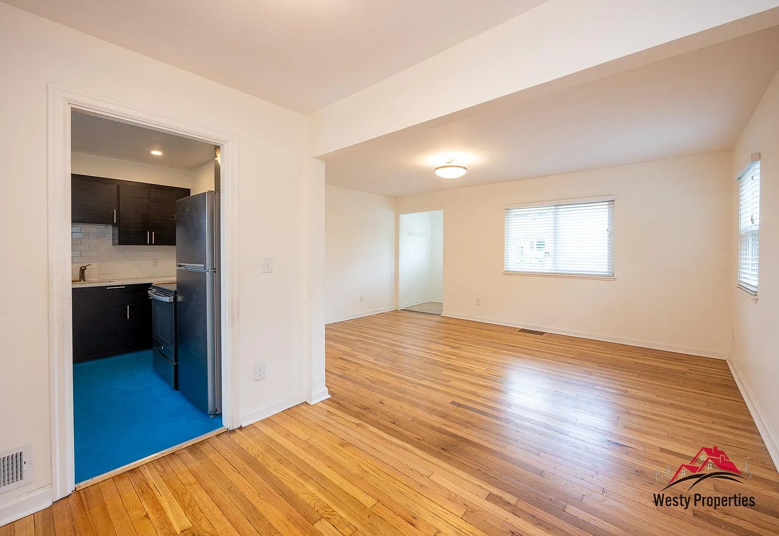 2005 Northeast Prescott Street - Apt 4 — Photo 4
