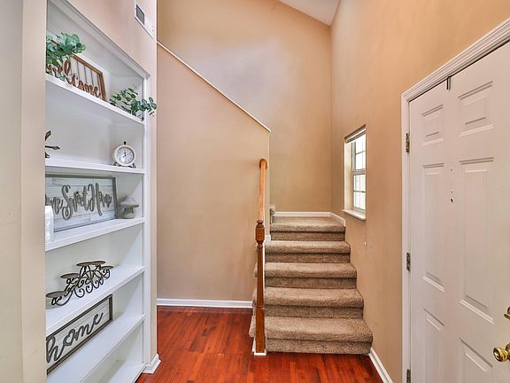 4th image of 1136 Edenbridge Way
