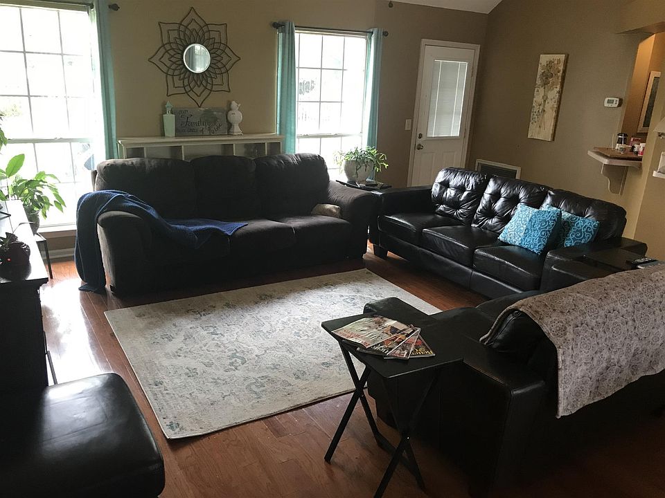 2nd image of 104 Travis Ln