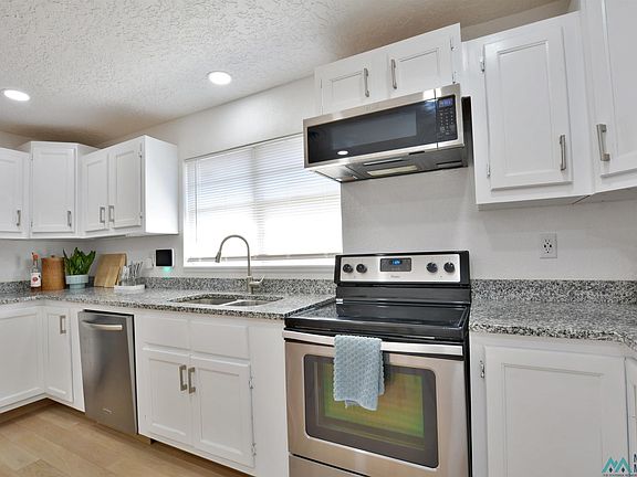 5th image of 2604 Wallace St