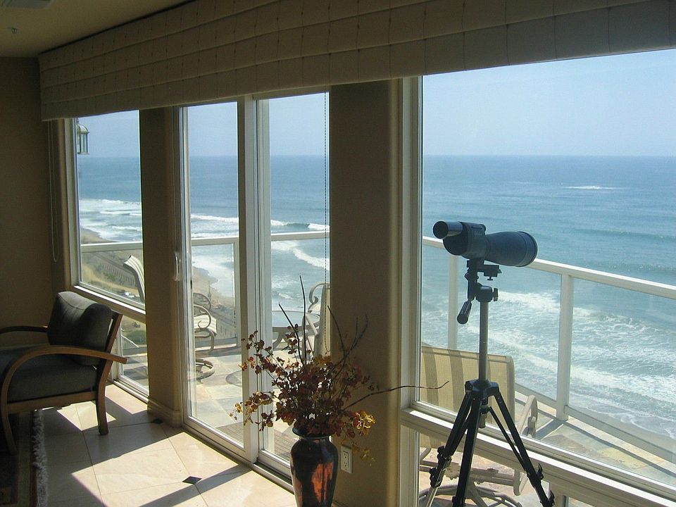 Windows from the floor up allow a eautifu Ocean View