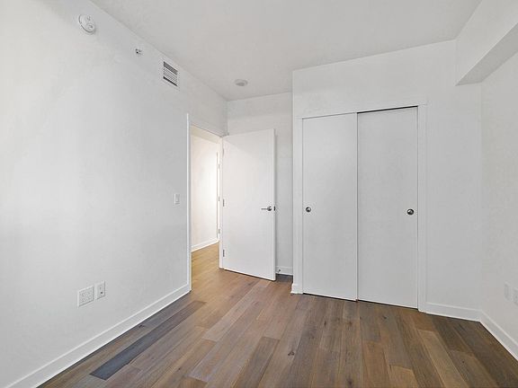 4th image of 1688 Pine St #W511