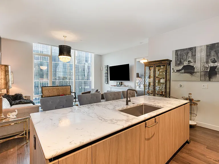 160 2nd Ave S #1606 — Photo 8