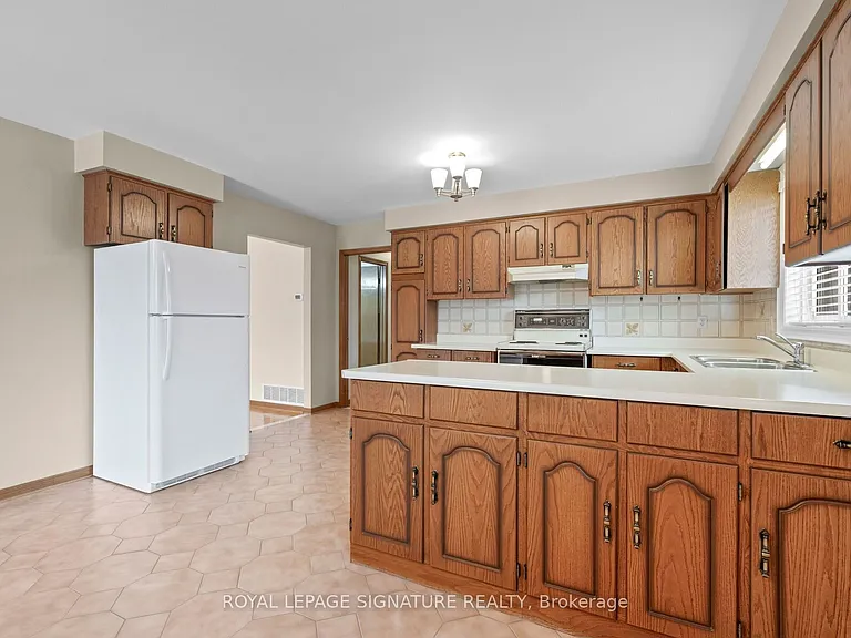 5 Acacia Ave — Photo 16