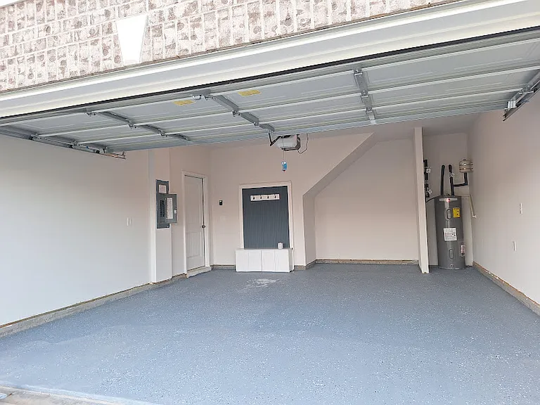 160 Marion Dr — Photo 30