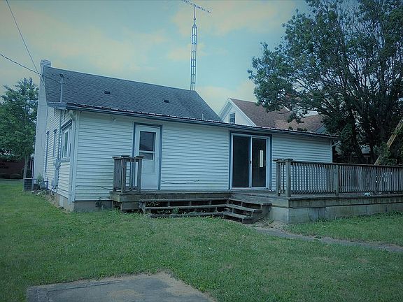 Rear View.  Large rear deck.