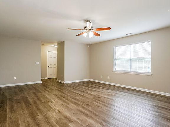 5th image of 2826 Filbert St