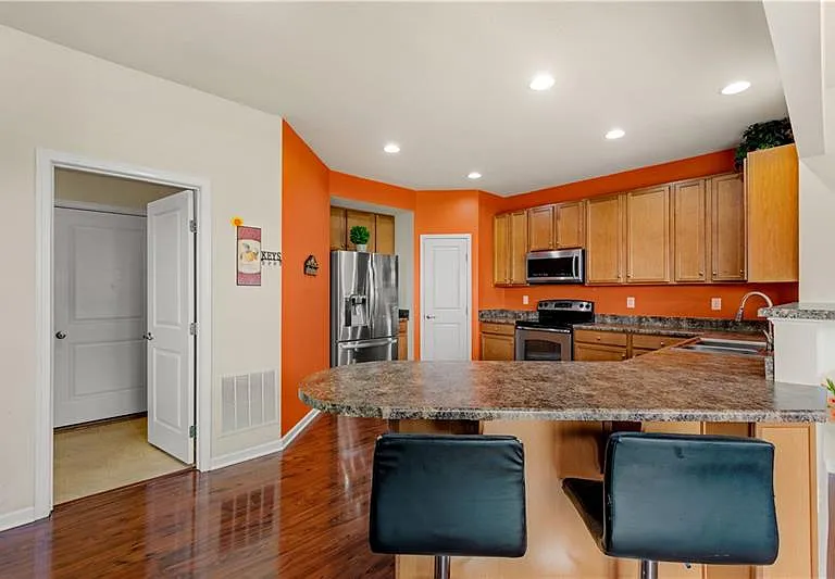 312 Sunrise Dr — Photo 9