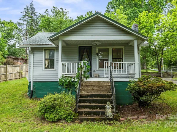 220 W College St, Black Mountain, NC 28711