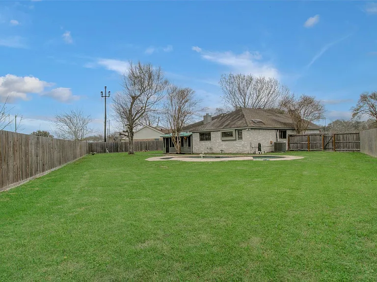 2538 Knights Cir — Photo 34