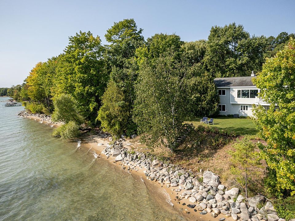 14178 Bluff Rd, Traverse City, MI 49686 Zillow