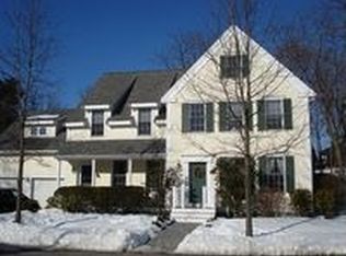 8 Westport Ln, Marblehead, MA 01945