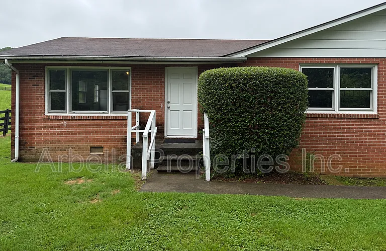 230 Booher Ln #4 — Photo 1